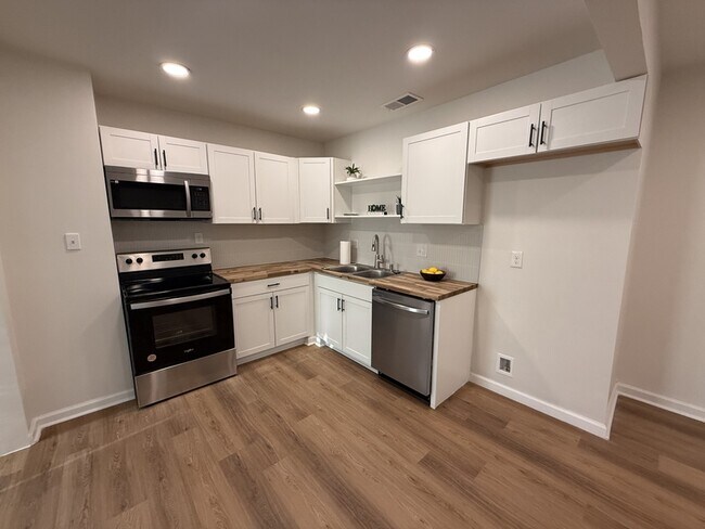 Building Photo - 3739 Rhea Ave