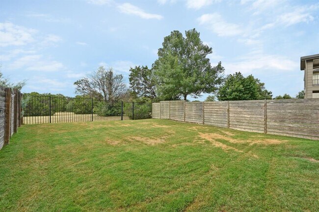 Building Photo - 8901 Parker Ranch Cir