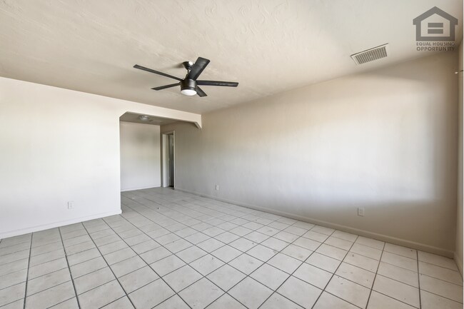 Building Photo - 6532 N 19th Dr