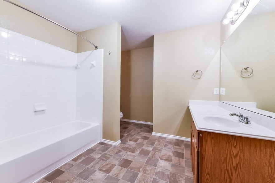Building Photo - 7906 Ashland Springs Ln