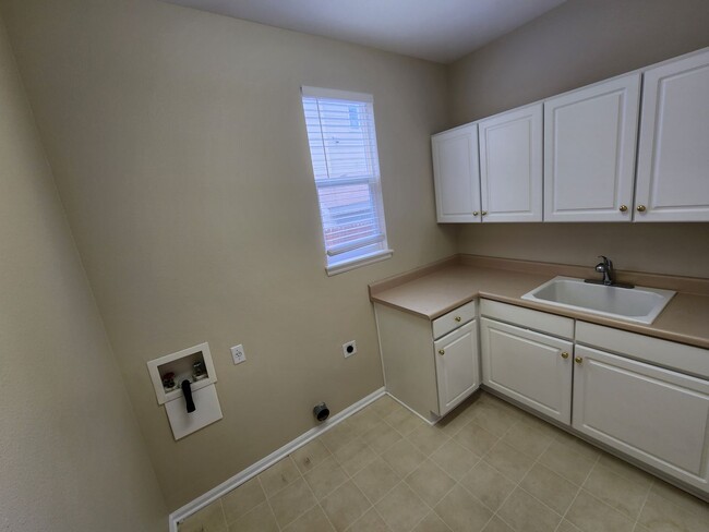 Building Photo - Great Saddle Rock Heights Home! 5 Bedroom ...