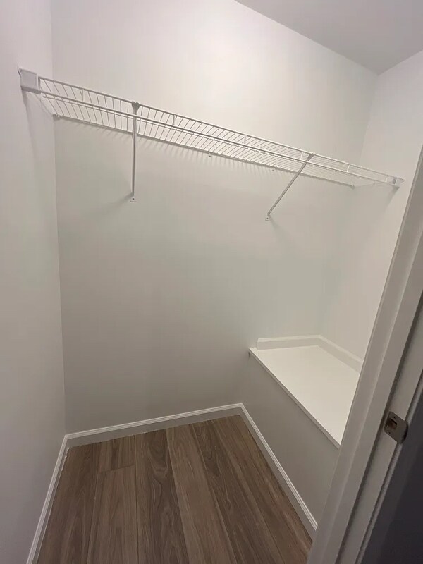 Building Photo - 156 Grove Ave