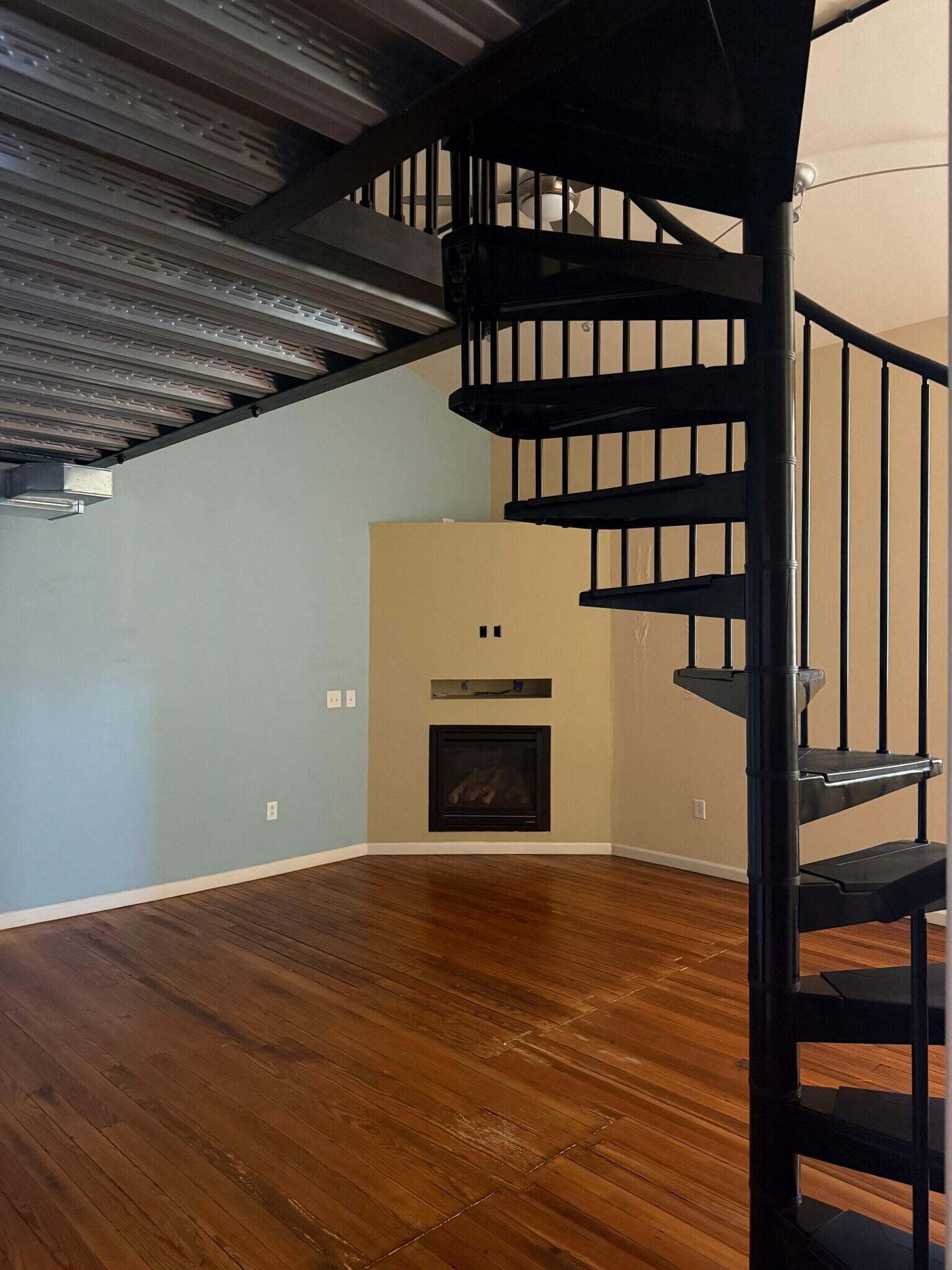 Master Bedroom - 208 East Main Street