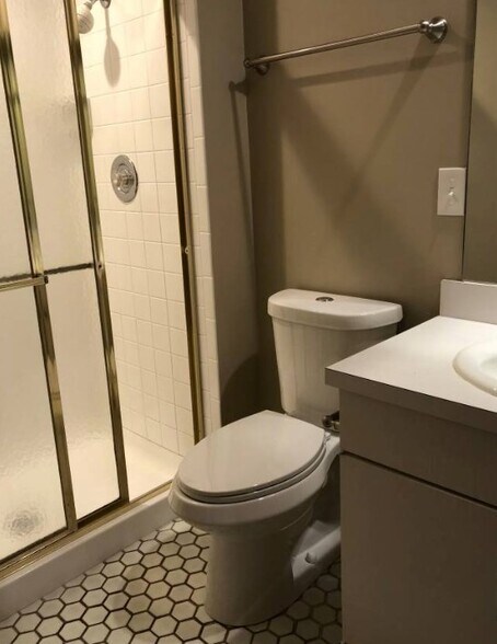 Building Photo - 3804 Pennsylvania Ave