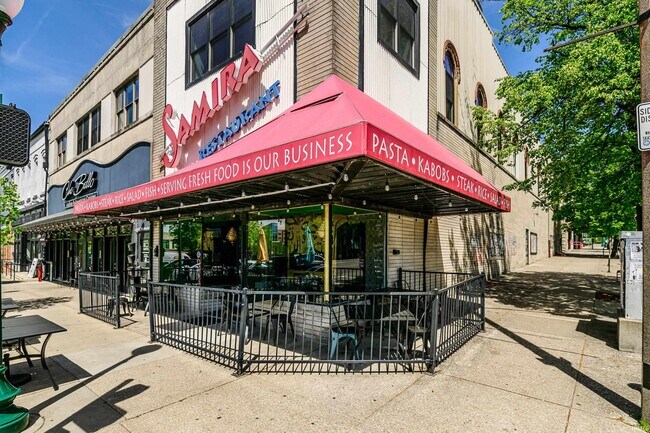 Building Photo - 213 N Walnut St