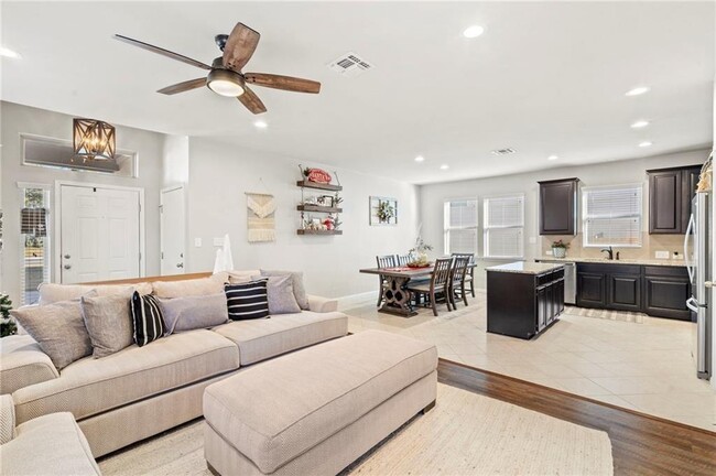 Building Photo - 504 Cinnamon Teal Ln