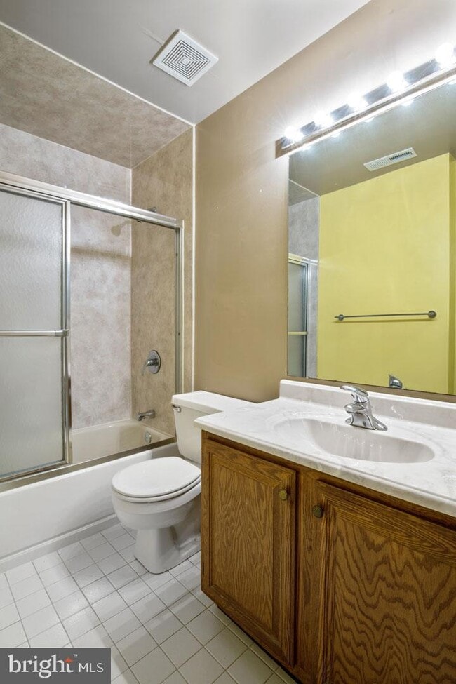 Building Photo - 2101 Ravens Crest Dr
