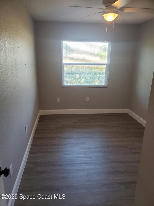 Building Photo - 1105 Santa Rosa Dr