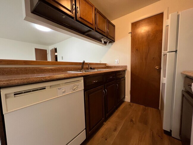 Building Photo - Robertson1005 (KC-JF)