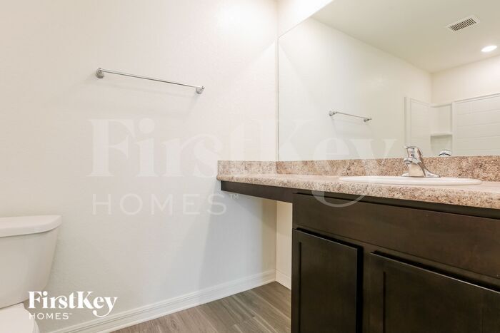Building Photo - 3685 Parade Terrace