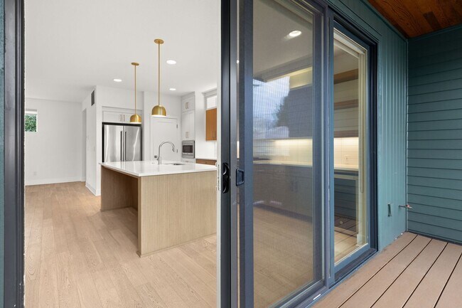 Building Photo - Stunning, Modern 4 bed home with attached ADU in King Neighborhood - AVAILABLE NOW!!