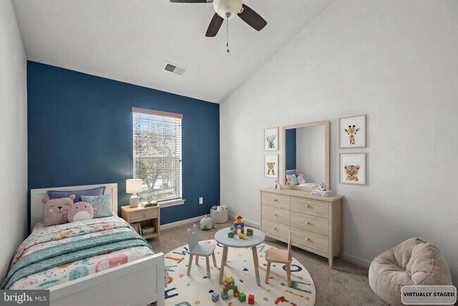 Building Photo - 735 Parev Way