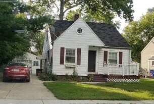 Building Photo - 821 Stanley St