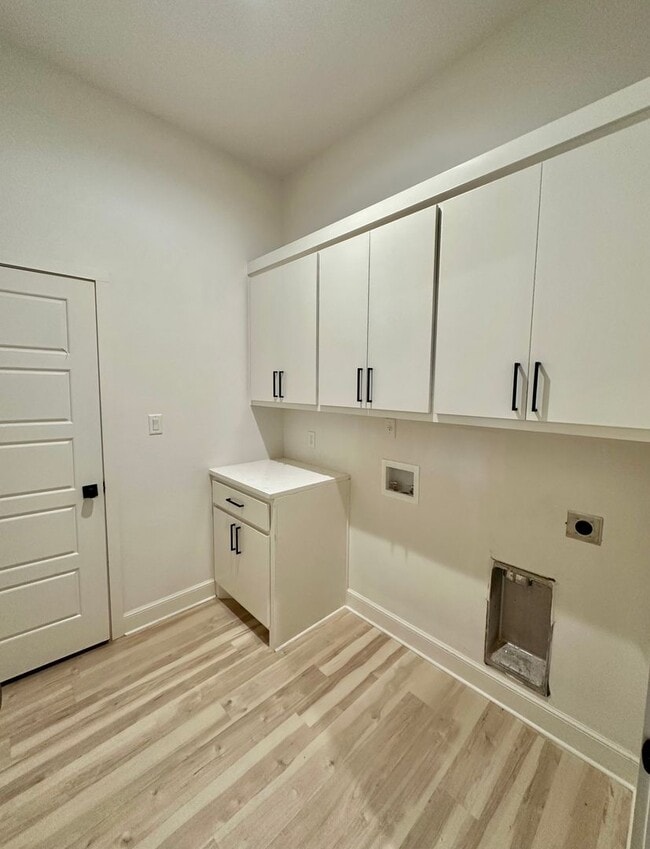 Building Photo - Refined Living in Preston Manor | Stunning 4/3/2 With Elevated Finishes