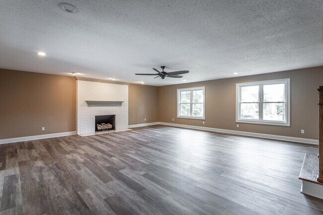 Building Photo - 2134 Morris Hill Rd