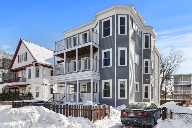 Building Photo - 83 Centre St