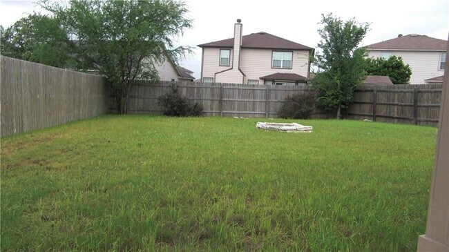 Building Photo - 208 Teron Dr