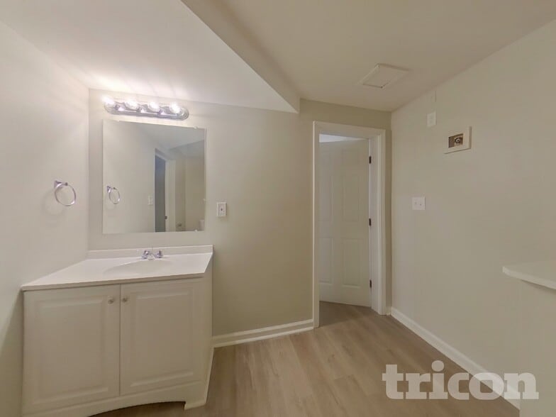 Building Photo - 222 Sawgrass Way