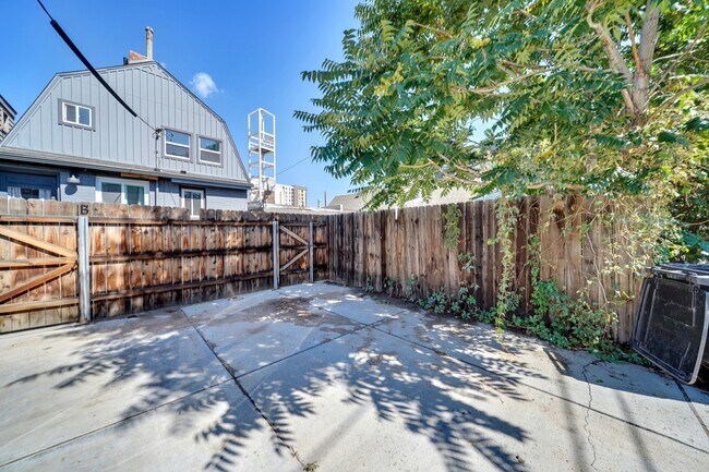 Building Photo - 2528 W 23rd Ave