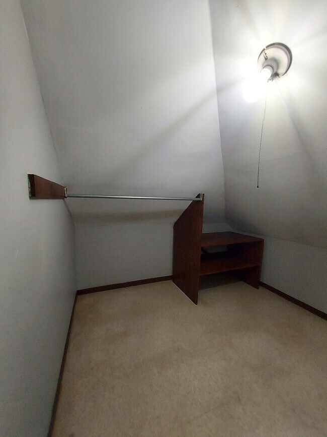 Building Photo - 1252 W Main St