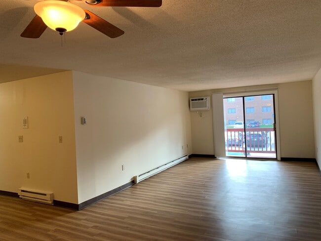 Building Photo - 95 Powers St