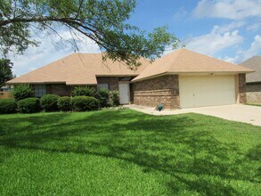 Building Photo - 4-Bedroom House for Rent in Harker Heights