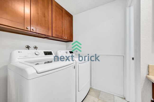 Building Photo - Charming 2-Bed, 2-Bath for rent