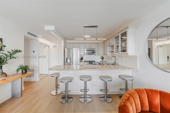 Building Photo - 401 Ocean 903
