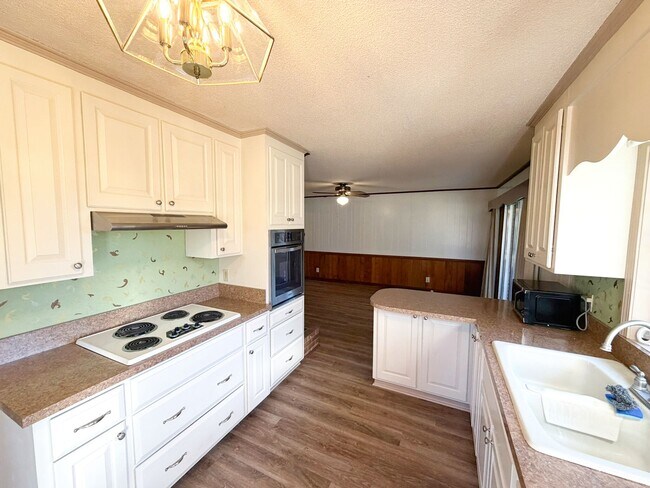 Building Photo - 222 Knox Dr