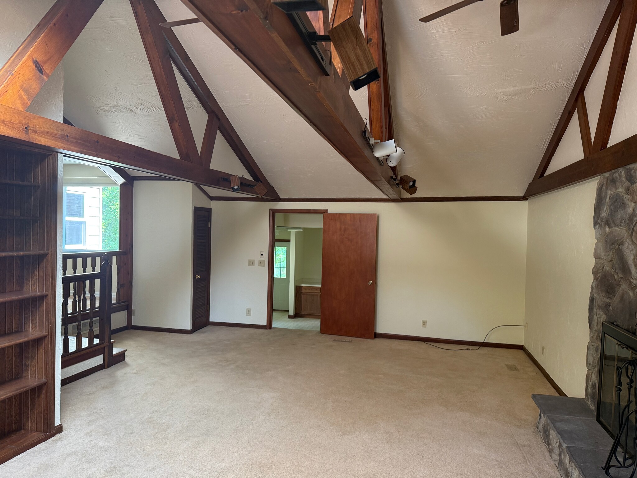 Building Photo - 511 E Royalton Rd
