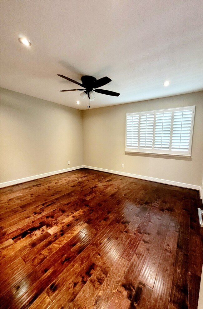 Building Photo - 1114 Augusta Dr