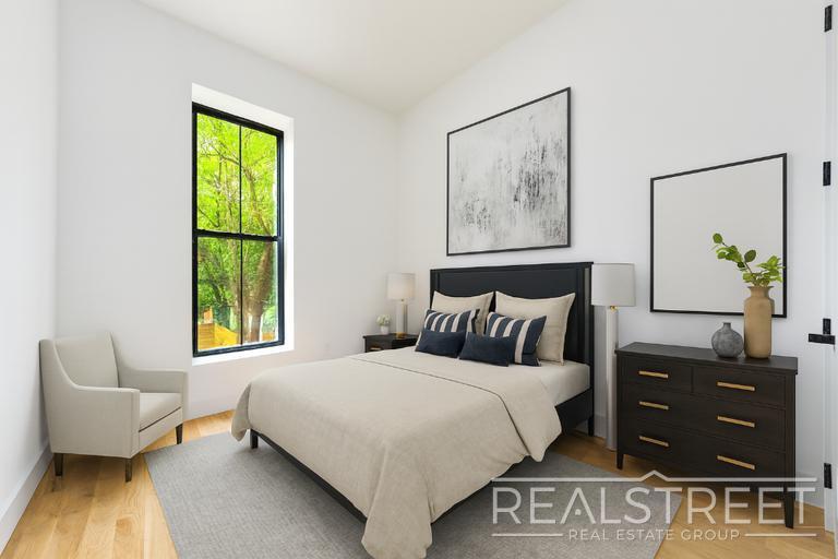 Building Photo - Stunning New 3 Bed 2 Bath in Bed Stuy Town...