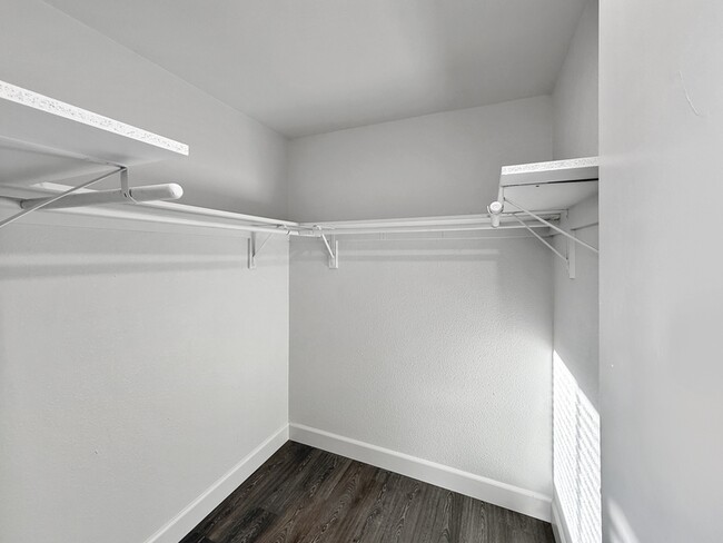 Building Photo - 820 Normark Terrace