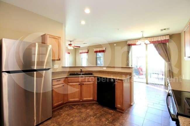 Building Photo - 1255 S Rialto