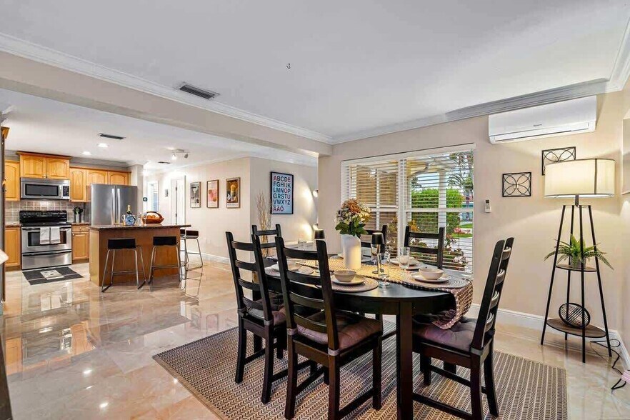 Building Photo - 720 SE 5th Ave