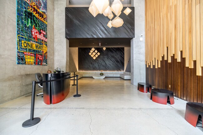 Building Photo - 165 SE 1st St