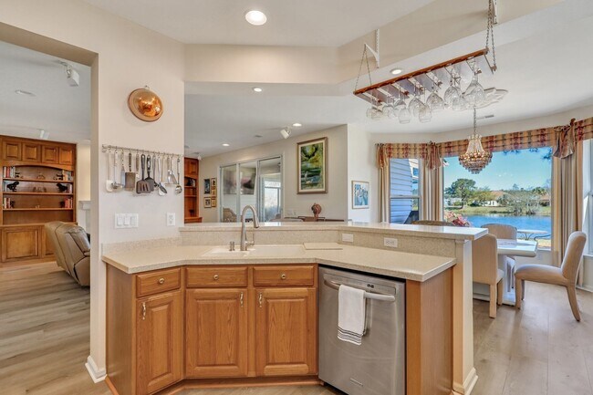 Building Photo - Charming 2 Bed, 2 Bath Rental with Lagoon Views in Sun City!