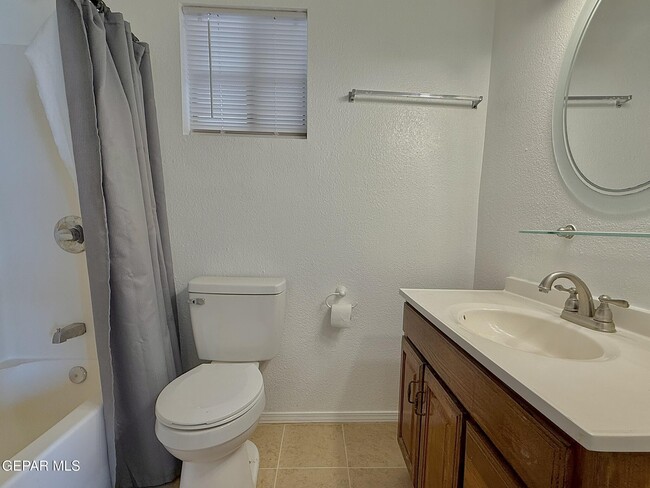 Building Photo - 13373 Greendale