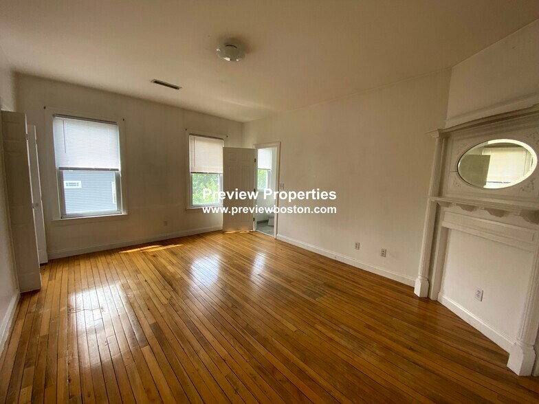 Building Photo - 44 Champney St