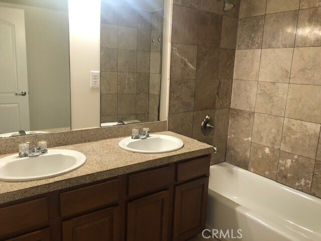 Building Photo - 13525 Vanowen St