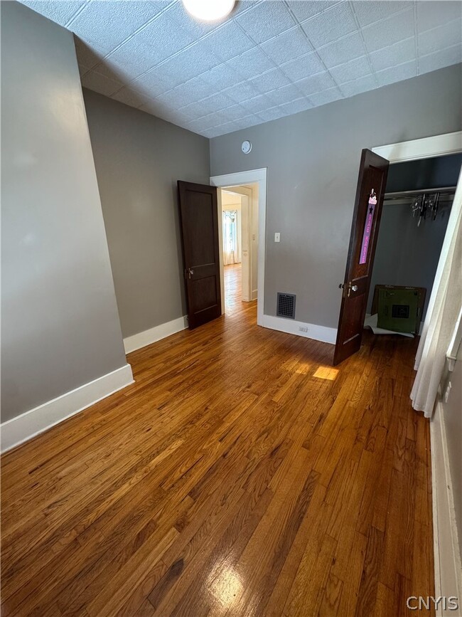 Building Photo - 220 Delhi St