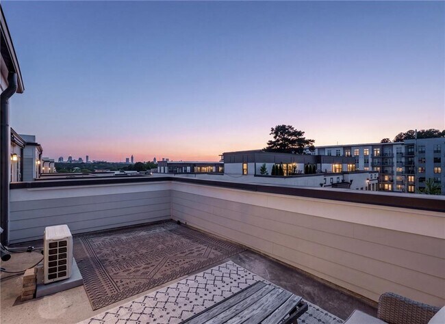 Building Photo - 2143 Burnside Dr NW