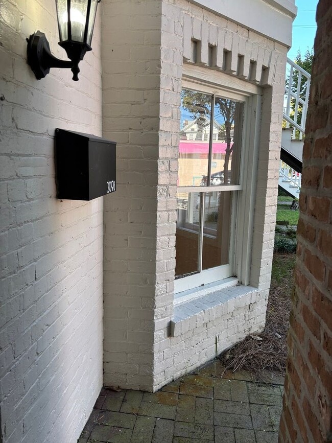 Building Photo - 209 E Duffy St