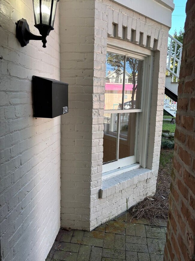 Primary Photo - 209 E Duffy St