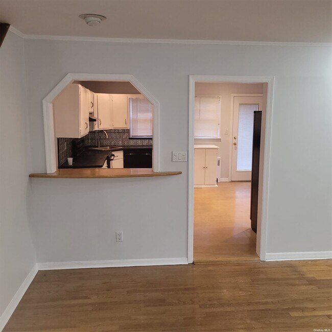 Building Photo - 619 Willis St