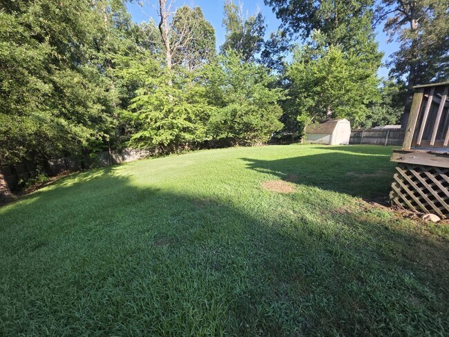 Building Photo - 212 Stratford Dr