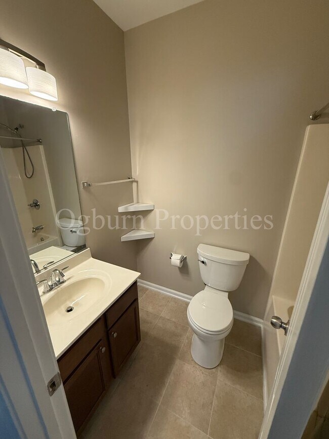 Building Photo - 3BR/2BA Charming Home in Griffith Park!