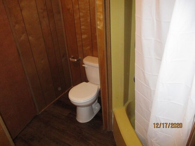 Building Photo - 80-5