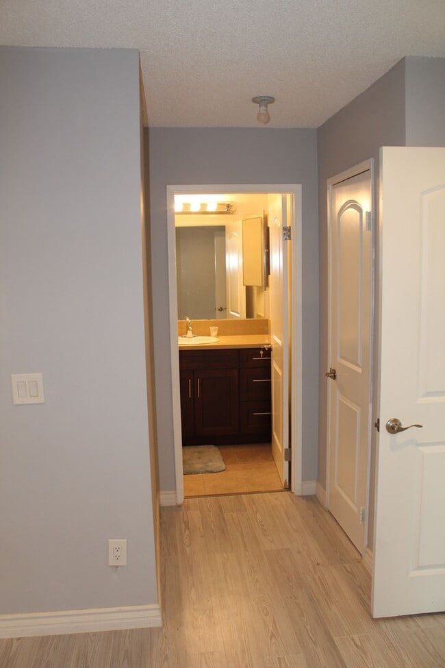 Building Photo - Home Sweet Home!!!