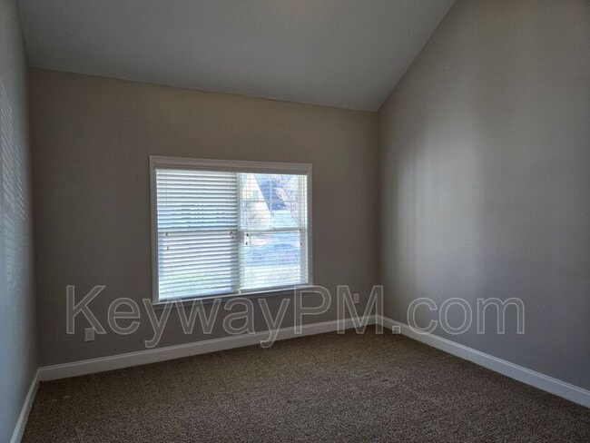 Building Photo - 716 Herrington Dr